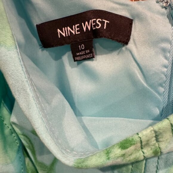 Women's size 10, Nine West, beautiful A-line dress, colors are gorgeous, pockets - Picture 4 of 9